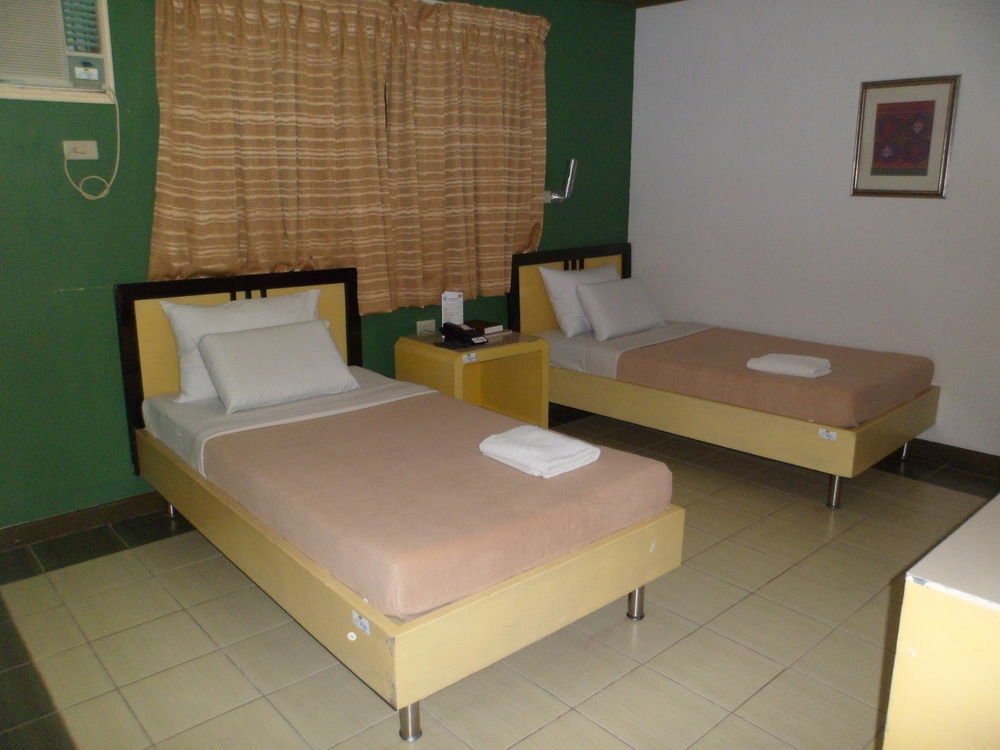 Riverside Inn Babuy Kültér fotó