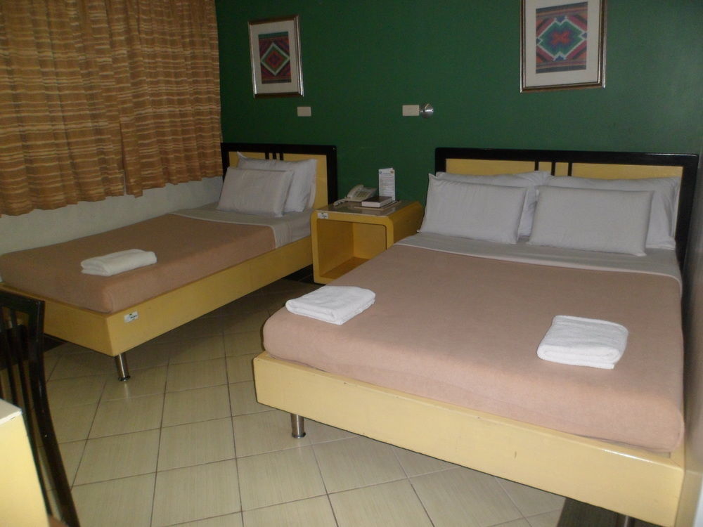 Riverside Inn Babuy Kültér fotó