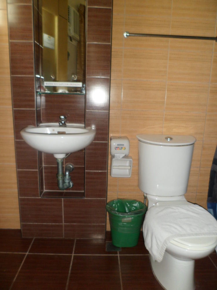 Riverside Inn Babuy Kültér fotó