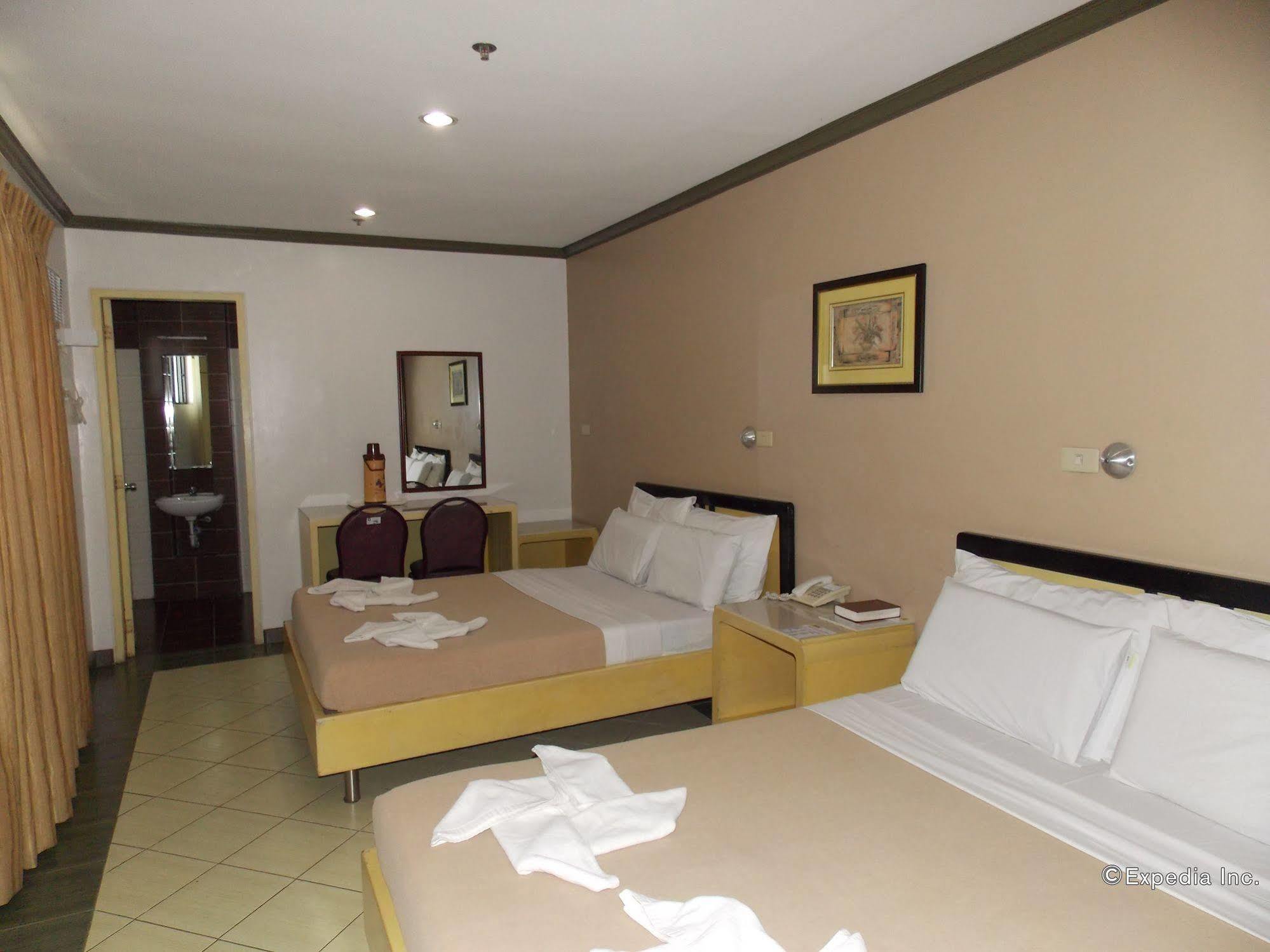 Riverside Inn Babuy Kültér fotó