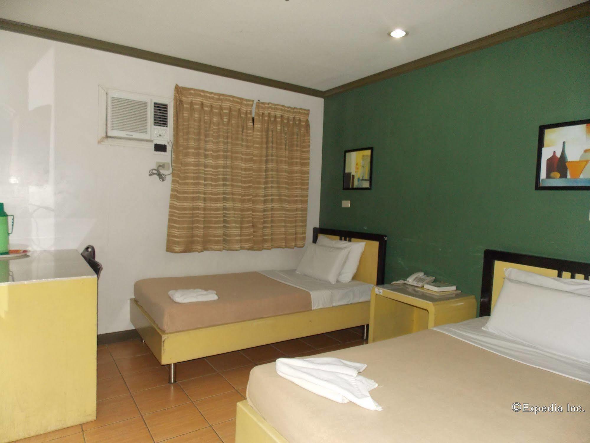 Riverside Inn Babuy Kültér fotó